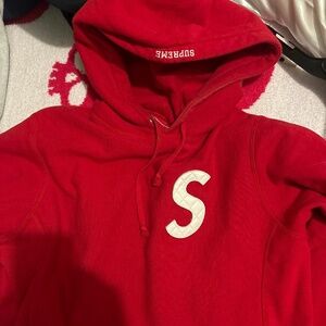 Supreme hoodie
